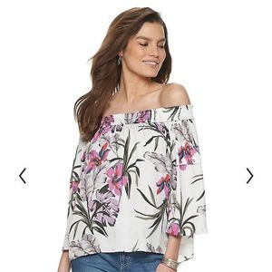 JENNIFER LOPEZ flowered off shoulder blouse